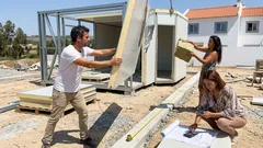 Casa pré-fabricada de 37 m² vendida ao m²: o que está incluído (e o que pode fazer subir a conta)